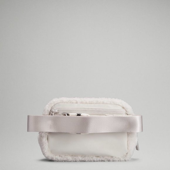 ⭐️BUNDLE⭐️Lululemon New Year (Red belt bag, Rabbit belt bag, Bucket bag & hat) - Picture 7 of 13